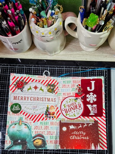 Create Your Own Junk Journal: A Fun Christmas Craft