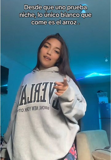 Modern Home Fashion: Oversized Sweatshirt Style Guide