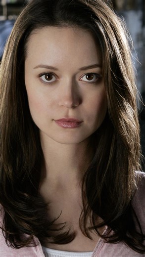 Get ready for some TSCC trivia! Summer Glau recent interview sheds light on the set of Self Made Man S2 TSCC. But what’s more intriguing is @tstashwick experience playing a T-888. He got injured during a hallway fight scene with Cameron, where he suffered burns from a stunt mishap Todd got burnt by squibs. Credit @parvizkhosrawi check out for the full interview. #terminator #terminatorthesarahconnorchronicles #terminatorsarahconnorchronicles #thesarahconnorchronicles #sarahconnorchronicles #tscc