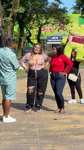 El sapo 🐸 gigante 😂 | Laescuelitasd