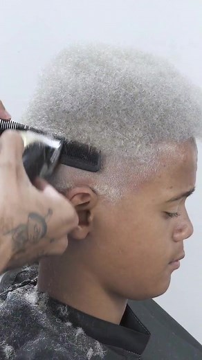 Corte de Cabelo Albinos: Cristalização e Correção Capilar