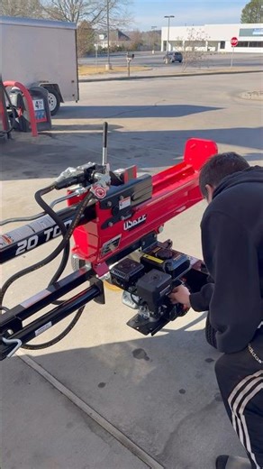 Huskee 20-Ton Log Splitter Starts on 2nd Pull🔥#LogSplitter#Huskee#SmallEngine#Firewood
