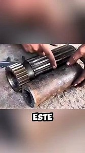 "Arreglando un eje de tractor roto". #shorts #shortvideo #reels | Manos Mágicas