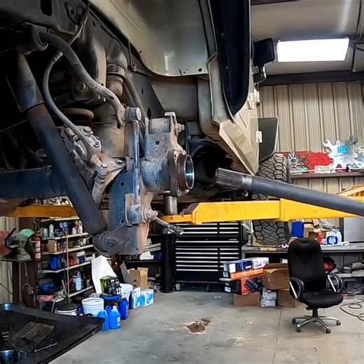 18K views · 374 reactions | Jeep Wrangler Fix Front and Rear End Rescue! Part 12 #shortsreels #jeep #carrepair #carrepairshop #mechaniclife | Fab Rats | Facebook