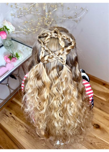 Half Up Star Hairstyle Tutorial for 4th of July