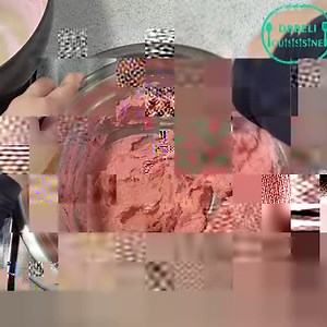 Recette des macarons maison ultra facile et INRATABLE à la meringue italienne👩🏻‍🍳 Ingrédients: Ganache a la framboise : 150g de framboises 20g de sucre 200g de chocolat blanc 75ml de crème liquide entière Coques de macarons : 150g poudre d’amande 150g sucre glace 3 goutes colorant rouge 110g de blanc d'œuf a séparer en deux 120 de sucre 30ml d’eau | Deli Cuisine