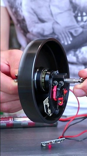 Gyroscopic Flywheel Stabilizing RC Motorbike #shorts