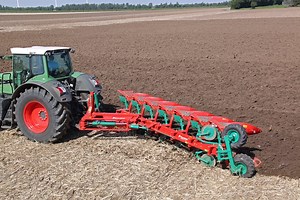 5.1K views · 110 reactions | Designed for In Furrow and On Land operations, the #Kverneland EO and LO mounted #ploughs are robust, with lower lift requirements than other brands. Unique steel and heat treatment of the complete plough guarantee the longevity! | Kverneland UK | Facebook