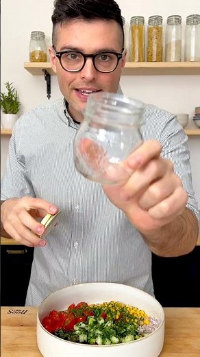 Easy Chickpea Salad (lunch idea in 15 minutes)