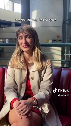 Meet professional whistler, Molly Lewis. @beachboyz2men chats with her about why she loves Los Angeles so much, how it inspires her music and why she thinks it might be the only city where someone can be a professional whistler. Music and additional footage courtesy of Molly Lewis #losangeles #whistling #music #latimes