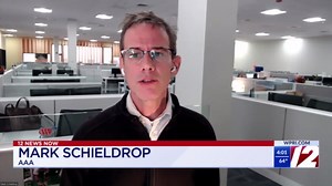 Government employees unsure when they'll see paycheck, but are still clocking in