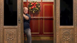 Ride the Last Manual Elevator in Chicago at the Fine Arts Building | Britannica