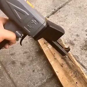 Nail remover gun