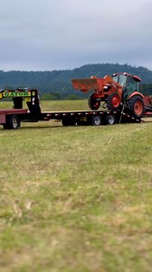 Gator-Tech will help you make it fit! You just got to push a button. #pushbutton #GatorMade #goosenecktrailer #EasyLife | Gatormade Trailers