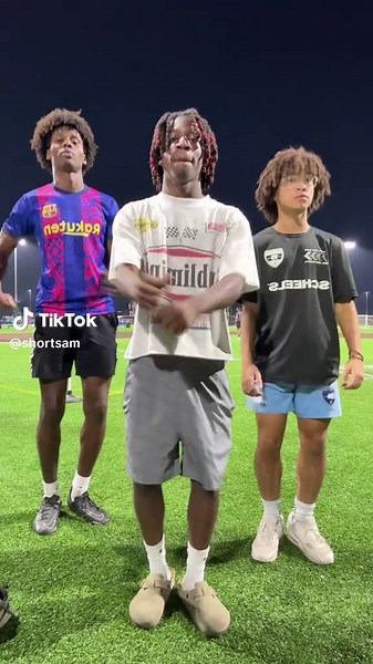 Dance Challenge: Eat You Like a Snack