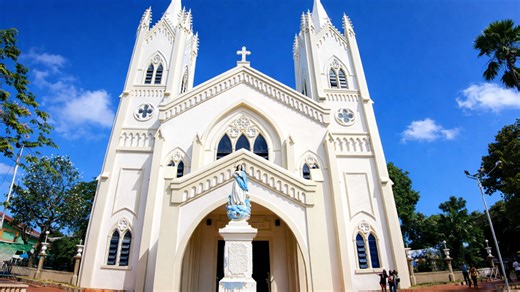Why is this cathedral famous in Puerto Princesa?