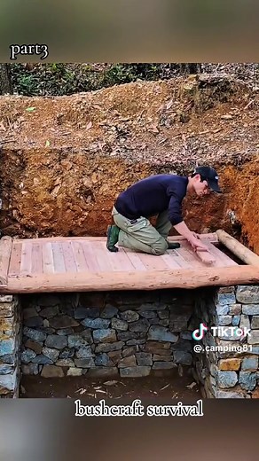 Underground Shelter Built in 20 Days: Bushcraft Survival