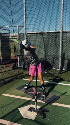 Most hitters train their swing. Few train how to use the ground. This Farm Board @thefarmsystem tee progression builds real lower-half power, driving force through the hips, glutes, and hamstrings while training the body to stay connected, balanced, and explosive. Every rep has a purpose: • High tee: Teaches posture and vertical force. • Inside deep: Builds hip clearance and sequencing. • Low-away: Trains adjustability without losing posture. • Final inside: Reinforces direction and back-side dr