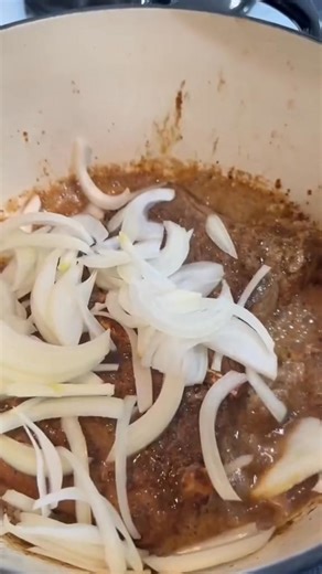 88K views · 403 reactions | Shredded Beef Sandwiches Recipe Chuck Roast (2-3 lbs) Salt, pepper, garlic powder 2 TBSP of butter 1 Au Jus Gravy Pac #fblifestyle | Munchies | Facebook