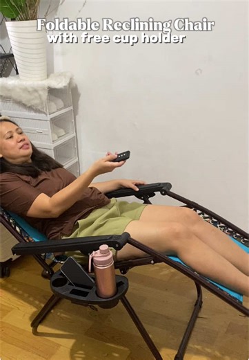 Comfortable Foldable Reclining Chair with Cup Holder
