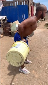 🔥 Constrói Costas Fortes com Halteres (Fácil e Eficiente!)
