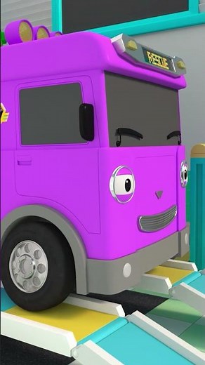 Oh No! The Big Truck Got a Boo-Boo! 🩹🚛 #Colors