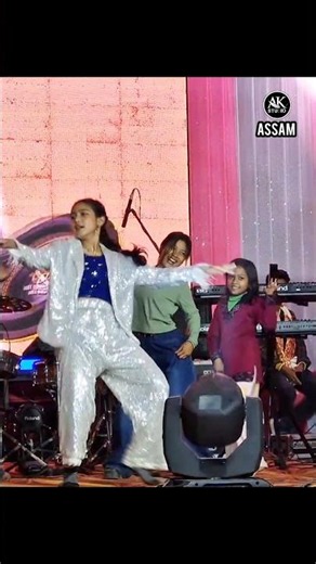 Sari Duniya Me Famous Hai Florina Gogoi dance