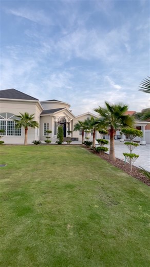 815K views · 31K reactions | Beautiful farmhouse Tour #hallmarkrealtor | HallMark Realtor | Facebook