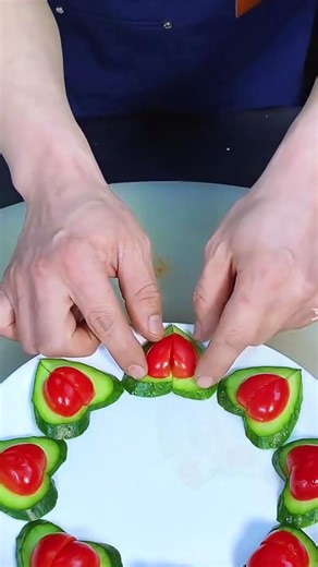 I Turned Ordinary Fruit Into Adorable Mini Characters—My Kids Hugged Them Instead of Eating! (So Cut