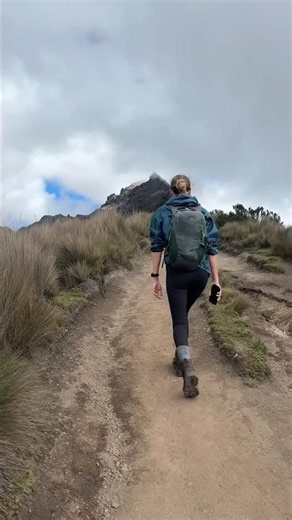 Hiking to 4,700m Above Quito 🇪🇨