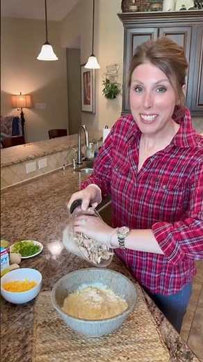 Chicken Cornbread Casserole RECIPE on dinnerin321.com #recipe #chicken #dinner #easyrecipe #yummy