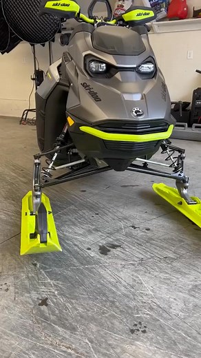 1K views | Hit the Snow in Style with Sled START!Dreaming of a new snowmobile? ❄️We make it happen — Fast approvals for nearly everyone! ✅With low interest rates and easy financing, your new ride is just a click away.Don’t wait — the snow won’t! Apply now and ride into adventure!  | First Nations Powersports | Facebook