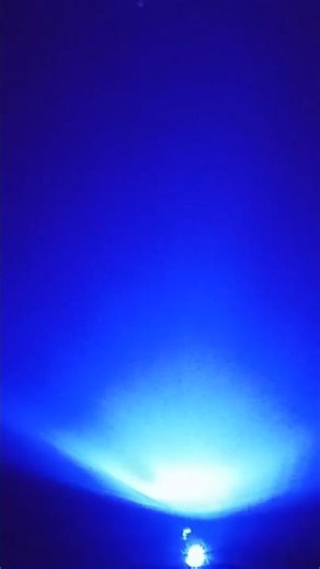 LED'ler Hakkında Bilmediğiniz Şaşırtıcı Gerçek! #led #elektronik #teknoloji #elektriküretimi #shorts