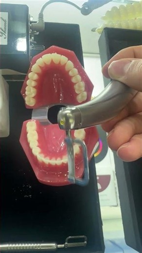 Oscillating Interproximal Saw #dentist #dentalartistry #dentalmaterials #tooth #saw #satisfying