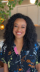 131K views · 7.8K reactions | Thamy ama seu cabelão cacheado, mas sempre quis controlar o volume sem abrir mão do comprimento. Com o corte e a finalização certa, conseguimos um resultado incrível: leveza, definição e movimento na medida certa! Deixem seus elogios para a Thamy nos comentários. 殺 | Mabel Cristine Garcia | Facebook