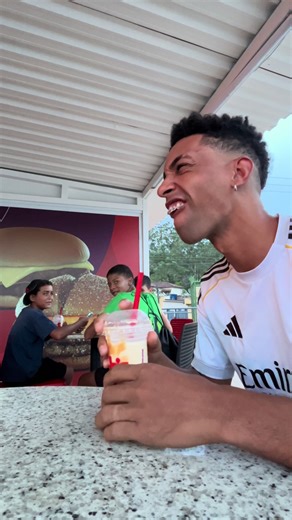 Deliciosos Milkshakes en McDonald's: Amor por el Sabor