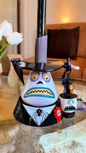 Por qué se mueven la cabeza Vaso alcalde y Holder alcalde - Jack Skellington