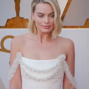 3.8K views | Too. Many. Great. Dresses. Which is your favorite? | ELLE Magazine (US) | Facebook