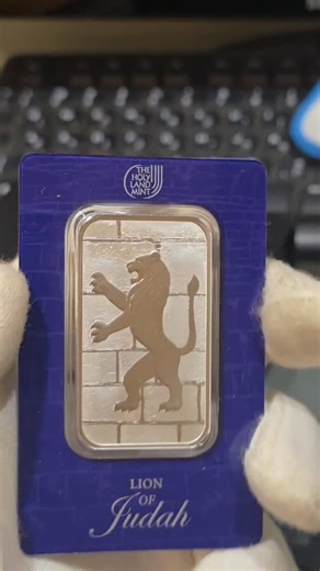 Amit Even on Instagram‎: "🦁✨ הגרלה מטורפת! ✨🦁 חברים, אני מגריל את מטיל אריה יהודה – פרס ייחודי באדיבות החברה הישראלית למדליות ולמטבעות 🎉 ✔️ כל מטיל מגיע ממוספר ✔️ אריזת מגן עם מספר סידורי ✔️ קוד סריקה לאימות מקורי 📲 ✔️ מהדורה מוגבלת – רק 77,777 יחידות! איך משתתפים? 👇 1️⃣ עושים ❤️ לייק 2️⃣ משאירים 💬 תגובה 3️⃣ משתפים את הסרטון בסטורי + מתייגים אותי כדי שאוכל לראות 📲 ⏳ בעוד 9 ימים בלבד אני מכריז על הזוכה המאושר! 🎁 אל תפספסו – פרס כזה באמת לא רואים כל יום! #ישראל #כסף #הגרלה #אספנות #אריהיהו