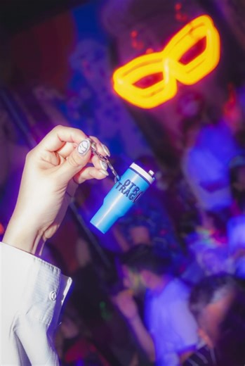 Prepara tus mejores outfits y ven a festejar con nosotros en Otro Trago🤩🍻 #otrotrago #otrotragotampico #tampico #vacaciones #fiestastematicas