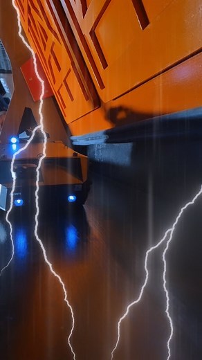 8.6K views · 236 reactions | The Beautiful Armored Personnel Carrier ( APC ) from #JamesCameron's #ALIENS (1986) was built over an actual vehicle, the airport towing tractor Hunslet ATT77 __ __ El bonito APC de ALIENS (1986) fue construido sobre un vehículo real, el tractor de remolque del aeropuerto Hunslet ATT77 __ __ #ALIENRomulus #apc #towingservice #Xenomorph | Luis Nostromo | Facebook