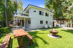 Sold House 76 Mooloomba Road, Point Lookout QLD 4183 - May 17, 2022