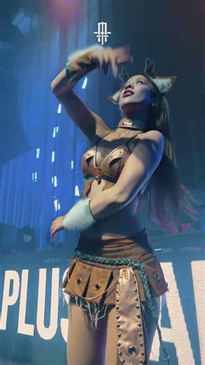 VIETNAMESE DANCER | SHE SO CUTE | BAR CLUB HANOI #BAR #DANCER #DANCE #NIGHTCLUB #DANCECLUB