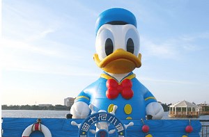 36 Foot Tall Donald Duck at Shanghai's Disney Town | Chip and Company