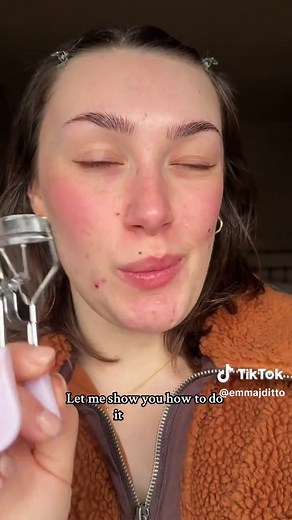 Proper Techniques for Curling Your Eyelashes