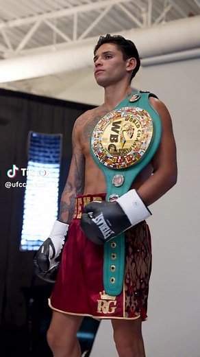 🥊This Saturday…Who you got at #GarciaBenn?! 🏆🔥 🇺🇸 Ryan Garcia vs Conor Benn 🇬🇧 LIVE on @Paramount Canada | Main 8pmET #ryangarcia #conorbenn #boxing