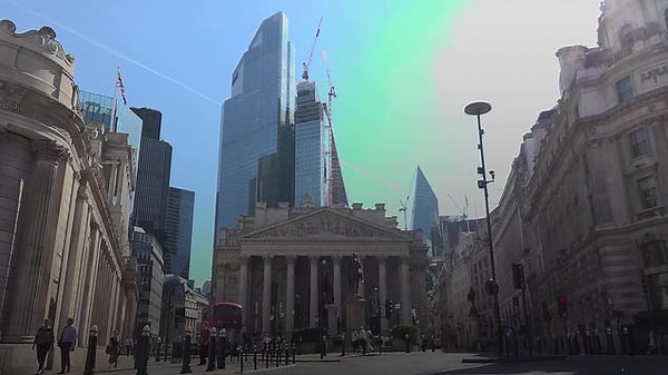 UK economy sees modest growth in the final months of 2024