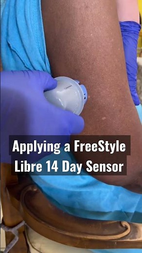 Applying a #FreeStyleLibre 14 day Sensor | #diabetes