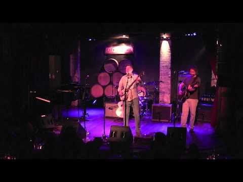 Pete Seeger Live - God's Counting on Me, God's Counting on You - Song about BP Oil Spill - Banjo