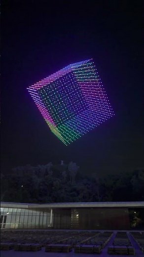 A world-first drone battery: DAMODA V4 power bank.